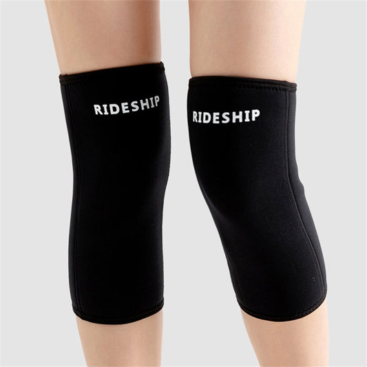 A Pair of 3mm Black Knee Pads for Swimming and Deep Diving